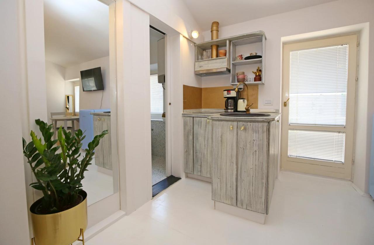 Swan City Apartment & Room Šibenik Esterno foto
